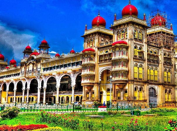 HD-wallpaper-palace-of-mysore-in-india-r-red-domes-grass-r-palace-sky
