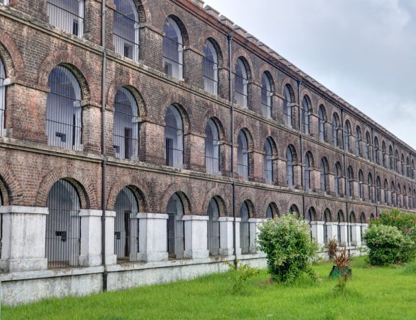 12233065706_c3bb733501_b